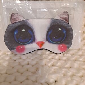 Charming Cat Eye Mask with Blue Eyes and Pink Cheeks
